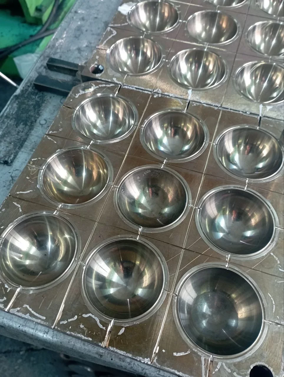 Compression Molds vs Transfer Molds for Rubber: Which Tooling Method Should You Choose?
